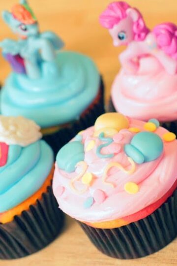 MY LITTLE PONY CUPCAKES - NERDY NUMMIES