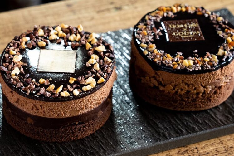 Christmas chocolate cake "Petit Noël Chocolat" Homage to convenience store cakes