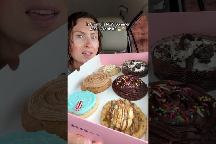 trying crumbl’s new summer menu ft. an ICEE cookie?! 🧊🍪 #crumbl #cookies #newfood #fastfood