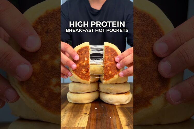 High Protein Breakfast Hot Pockets🍳🥓 Only 328 Calories With 32g Protein! #highprotein #mealprep