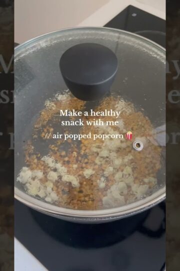 Dietitian makes an easy healthy snack: air popped popcorn #shorts