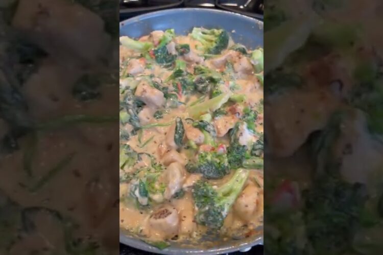 Creamy Chicken and Broccoli (Low-carb / Keto)