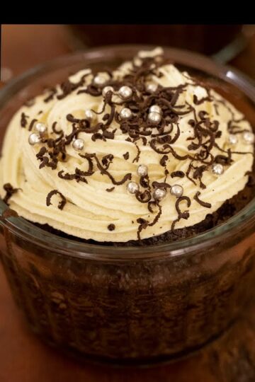 Mini Chocolate Cake | Eggless Chocolate cake | Buttercream Frosting