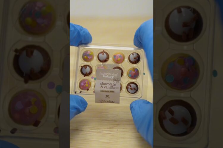 Remix mini Target Food Favorites cupcakes with me 🧁😋