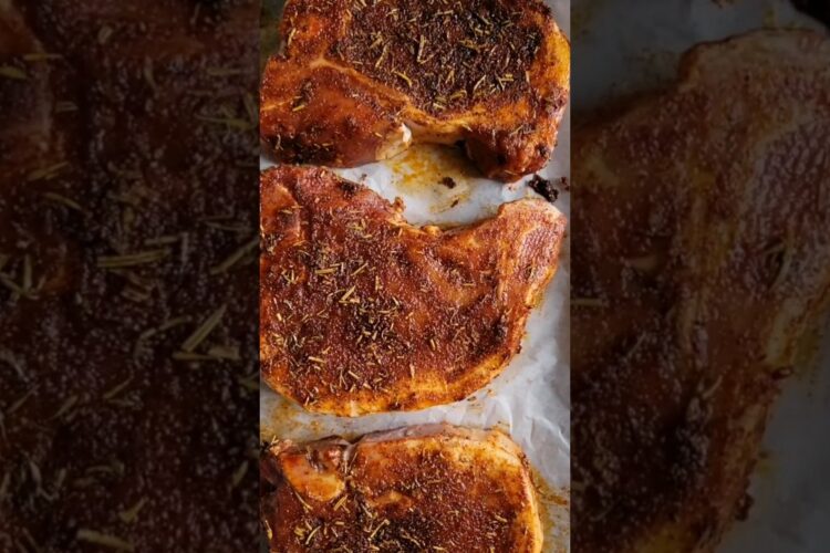OVEN BAKED PORK CHOPS (TENDER & JUICY) #porkchops #ovenrecipes #dinnerideas #porkrecipe #shortsfood