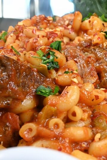 المكرونة مع اللحم مذاقها رائع جداً عند طبخها بهذه الطريقة! Macaroni pasta tastes amazing with meat