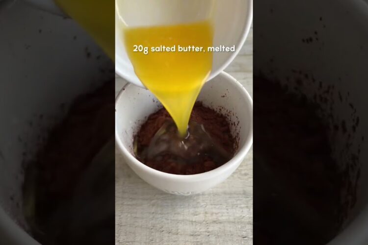 Easy chocolate fudge mug cake! Tutorial