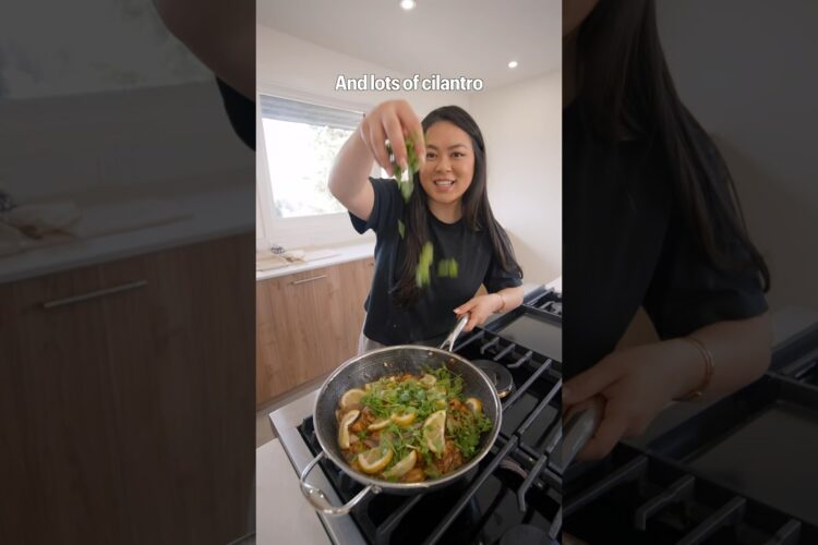 Lemon Garlic Chicken in 20 minutes! A recipe that I’ve been making NONE STOP