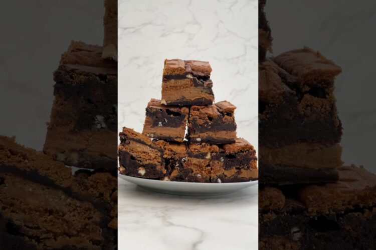 Would you try these Biscoff Brownies?🤩🍪 #biscoff #brownie #fudgybrownies #shorts