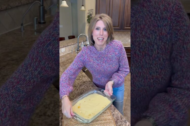 Peaches and Cream Cake RECIPE on dinnerin321.com #cake #dessert #sweet #baking #easyrecipe #summer