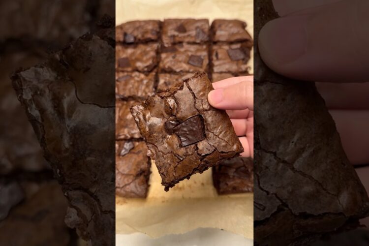 Let’s make fudgy chocolatey brownies! #brownies recipe from audreysaurus 🍫