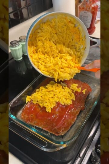 Momma makes a Mac and Cheese Meatloaf 😳😂 #joshsmom #cooking #joshandmomma