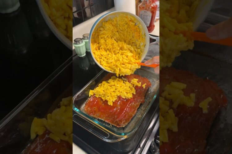 Momma makes a Mac and Cheese Meatloaf 😳😂 #joshsmom #cooking #joshandmomma