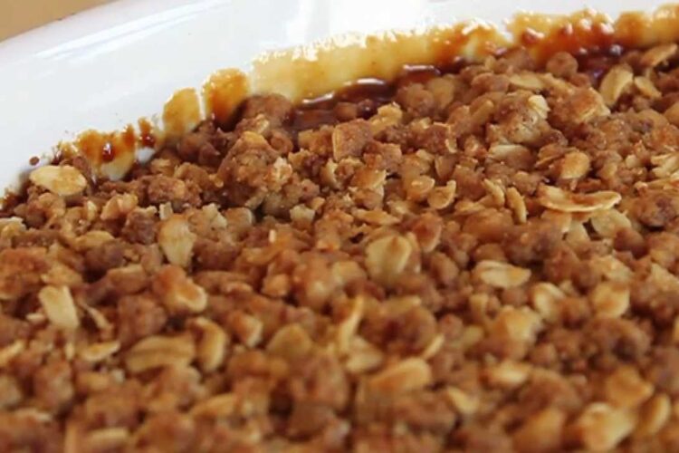 Crispiest Apple Crisp Ever! Easy Apple Crisp Recipe with Ultra Crispy Topping