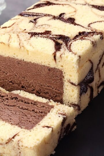 This Ice Cream Cake with Magic Shell Will Be Your New Favorite Dessert!