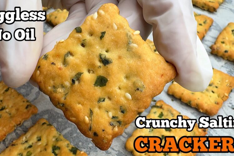 Homemade Crunchy Saltine Crackers Recipe ! Step-by-Step Tutorial ! Delicious Biscuits !
