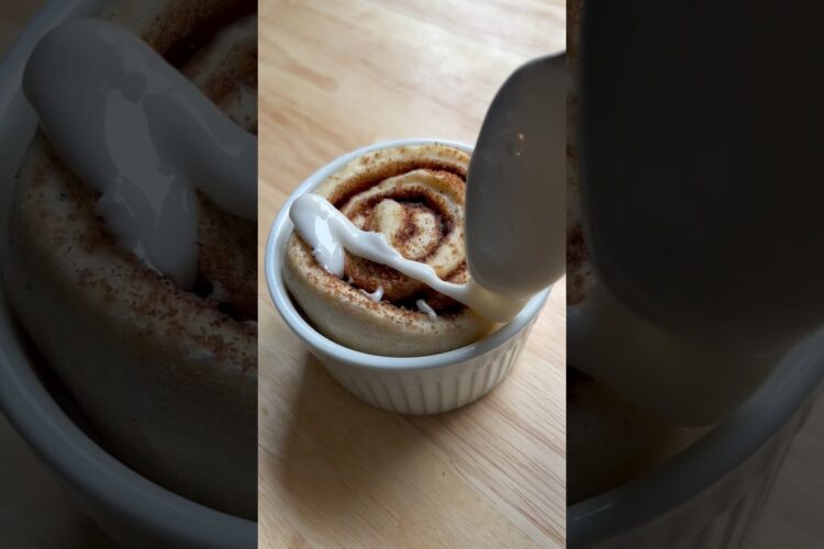 I can’t stop making this microwave cinnamon roll