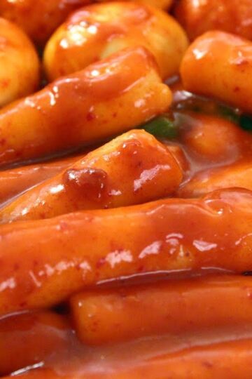 Spicy rice cake (Tteokbokki: 떡볶이)