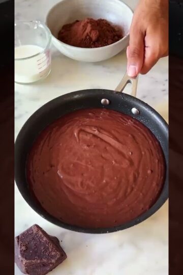 *NO MAIDA & NO OVEN* ATTA CHOCOLATE CAKE AT HOME #shorts