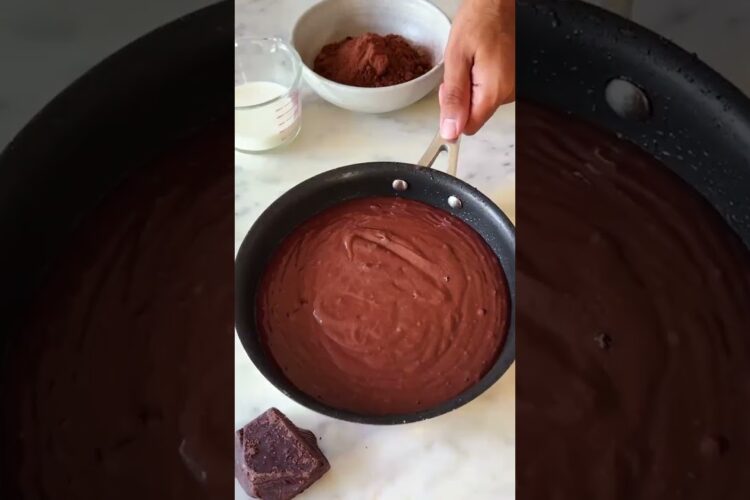 *NO MAIDA & NO OVEN* ATTA CHOCOLATE CAKE AT HOME #shorts