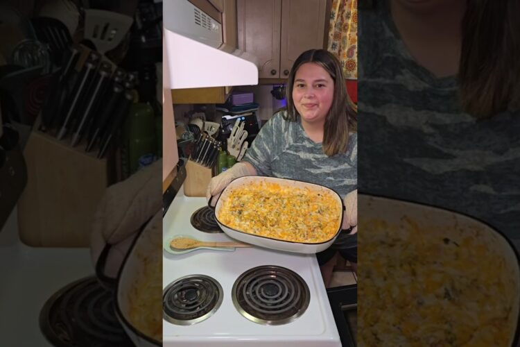 Viral Tomato & Feta Pasta, My way! 💁♀️ #Dinner #Cooking #ViralVideo #EasyRecipe