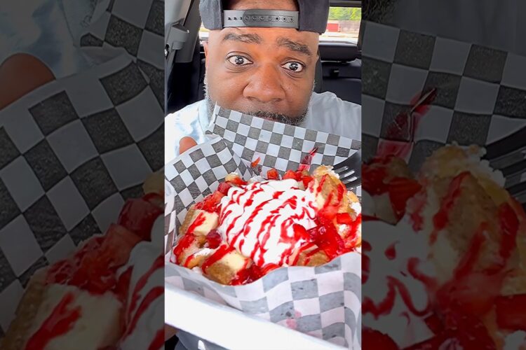 Funnel Cake with Cheesecake bites and Strawberries! #funnelcake #funnelcakes #foodieherb