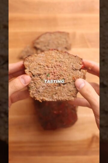 Seeing if meatloaf is good #cooking #food #foodasmr #recipe
