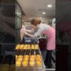 Icing 100 cupcakes in 10 minutes 🧁