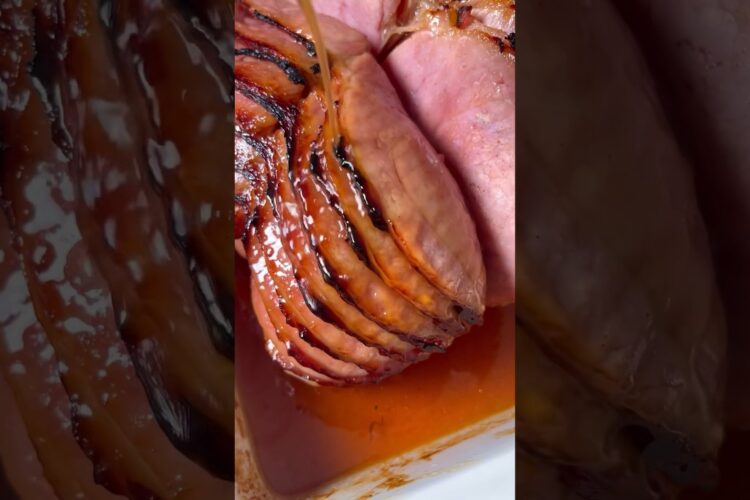 The BEST Brown Sugar Honey Glazed Ham is perfect for Easter Dinner! #dinner