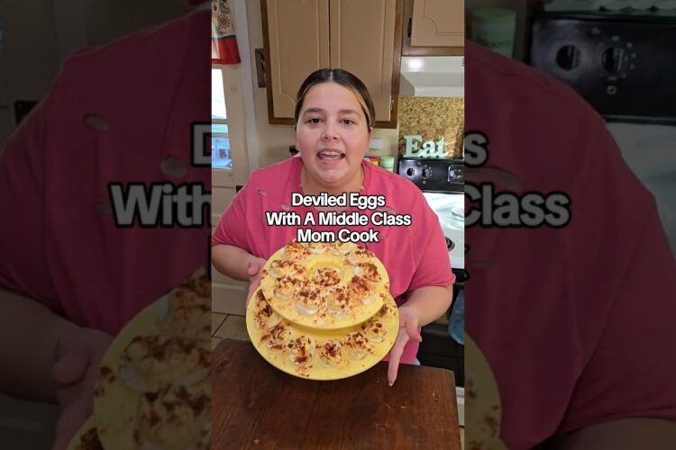 Easy Deviled Eggs 🥚 #DeviledEggs #Hack #EasyRecipe