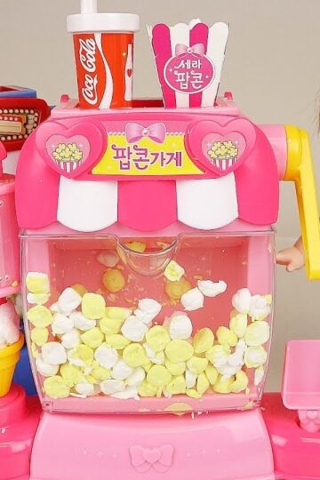 Baby Doll Pop corn maker toy and PlayDoh play