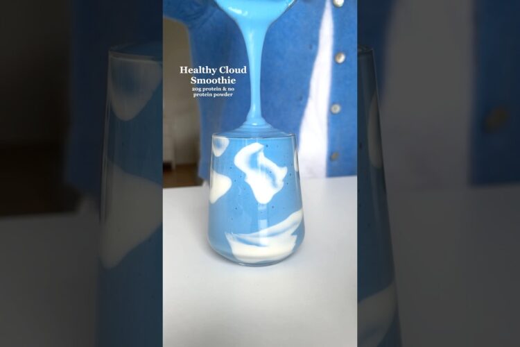 Healthy Cloud Smoothie☁️🩵 #healthyrecipes #smoothie #easyrecipes
