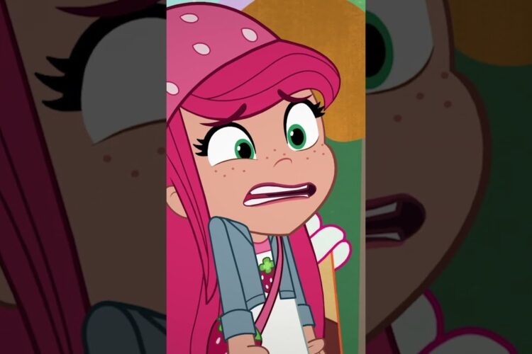 Ostrich On The Run! #strawberryshortcake #shorts