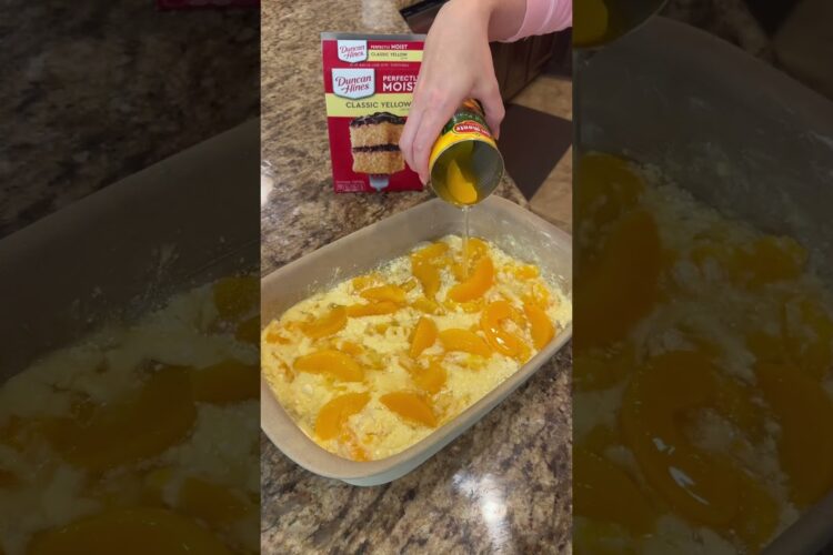 3-Ingredient Peach Cobbler RECIPE on dinnerin321.com #delicious #dessert #easyrecipe #recipe #yummy