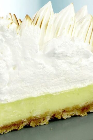 Professional Baker Teaches You How To Make KEY LIME PIE!
