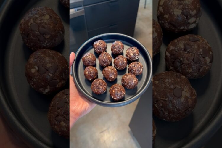 Chocolate protein balls