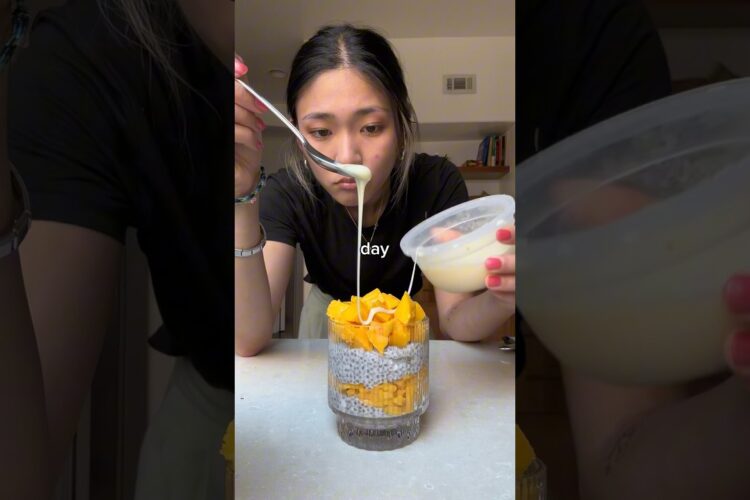 mango sticky rice chia seed pudding 🥭 #shorts