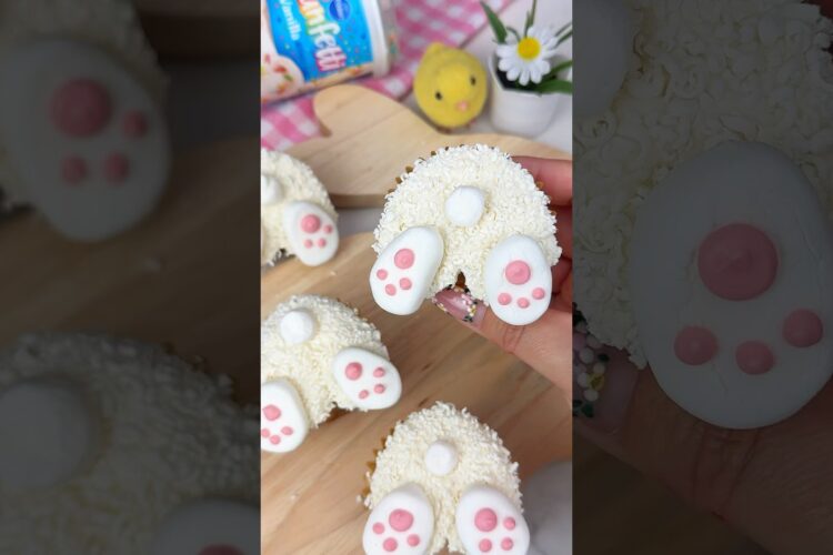 Making Easter cupcakes 🐰🧁 #easter #baking #easterbunny #bunny #cupcake #cupcakes #cakedecorating