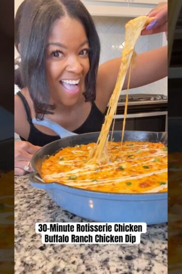 30-Minute Rotisserie Buffalo Ranch Chicken Dip #gamedaysnacks #superbowlfood #gamedayfood