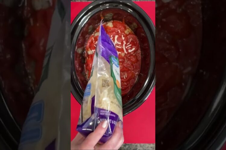 Crockpot Spaghetti is a game changer! 😲 #easyrecipe #cooking #dinner #pasta #easyrecipes