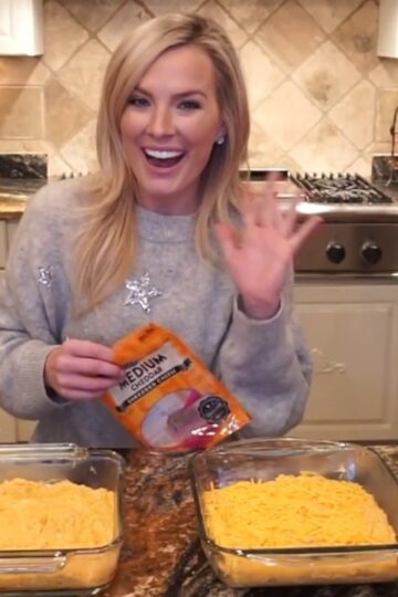 Easy Buffalo Chicken Dip!