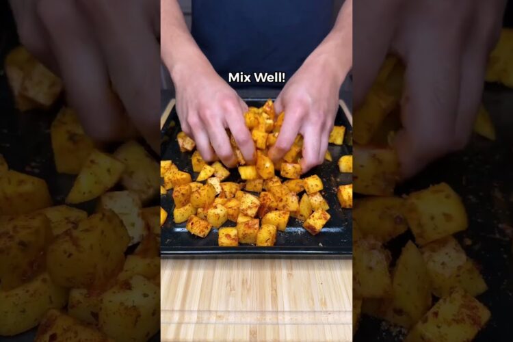 MOST DELICIOUS High Protein Creamy Garlic Cheesy Chicken & Potatoes! ONLY 502 CALS #recipe #fitness