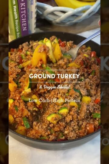 Low Carb, High Protein Turkey & Veggie Skillet | Find more recipes on my Instagram & website!