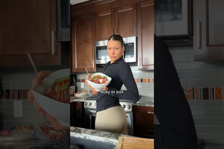 45 grams of protein in 4.5 seconds ✨ #healthyrecipes #lunch #highprotein