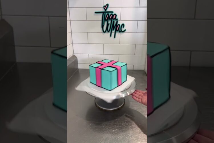 I MADE MYSELF A BIRTHDAY CAKE!