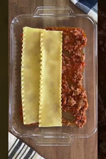 How to make Family Sized Lasagna!🍝 #mezzetta #pasta #lasagna #lasagnarecipe #easymeal #italianfood