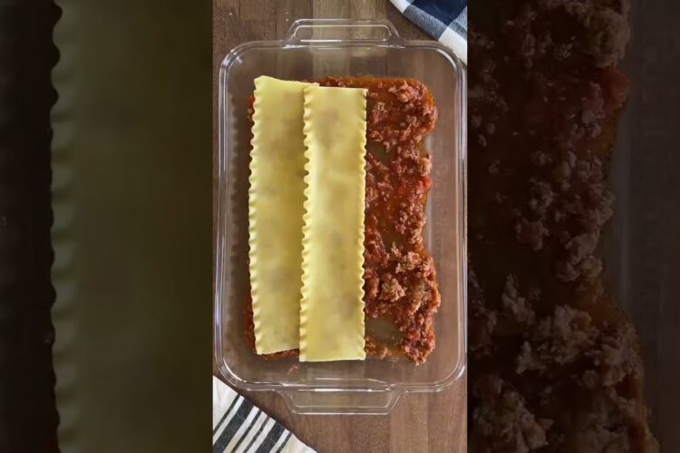 How to make Family Sized Lasagna!🍝 #mezzetta #pasta #lasagna #lasagnarecipe #easymeal #italianfood