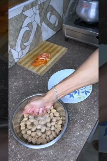 High Protein Soya Chunks Recipe 😍 #recipes #healthy #eating  #fitness #youtubeshorts #explore