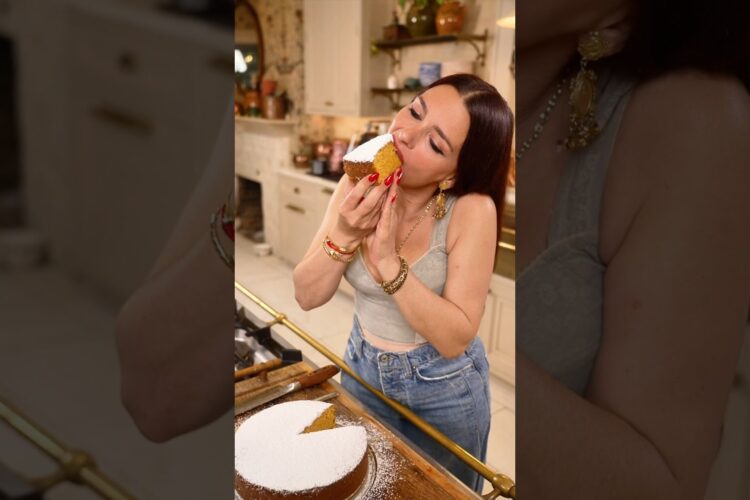 Easter Carrot Cake 🥕 #cooking #italianfood #recipe #cake #thepastaqueen