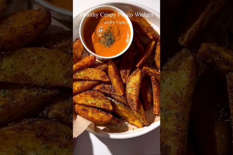 No fry! Crispy Potato Wedges with spicy dip! #viral #asmr #trendingshorts #trending #potato#snacks